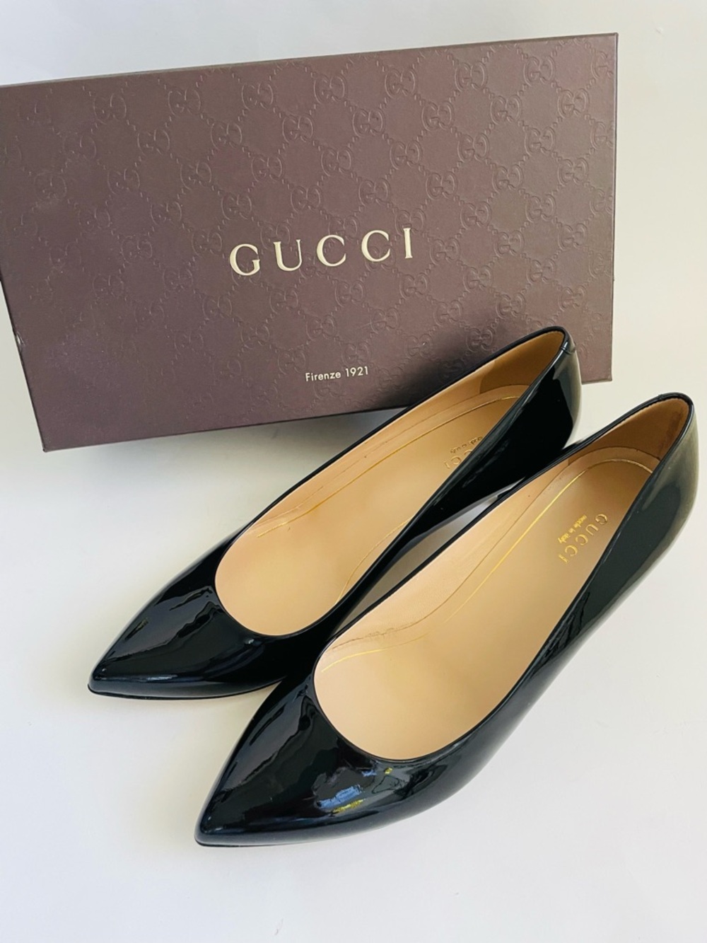 Gucci Black Patent Leather Pointed-Toe Kitten Heel Pumps Size 38 1/2